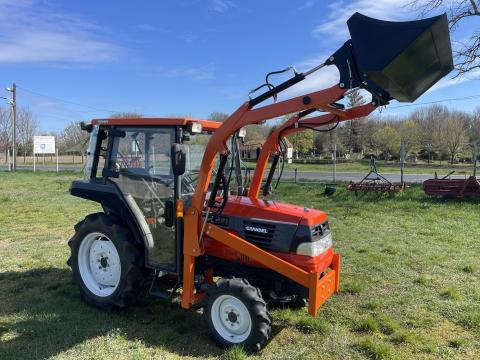 Kubota 25LE PowerShift 4Új Gumi Ingyenes Szállítás japán traktor kistraktor Kubota 25LE PowerShift 4Új Gumi Ingyenes Szállítás japán traktor kistraktor
