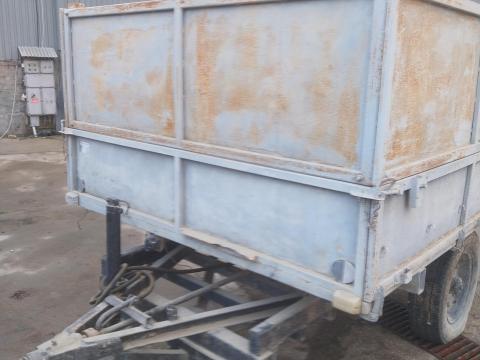 Pótkocsi három oldalra billenthető platóval, műszakival eladó