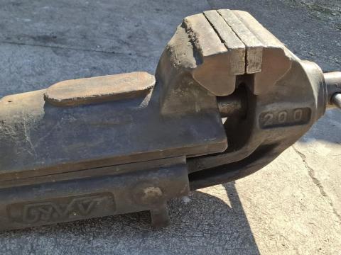 Satu 200 mm Satu 200 mm