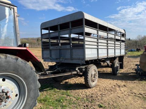 Eladó állatszállító pótkocsi Eladó állatszállító pótkocsi