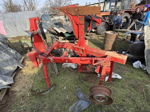 Mélyszántó 1 fejes váltva forgatós eke Mélyszántó 1 fejes váltva forgatós eke