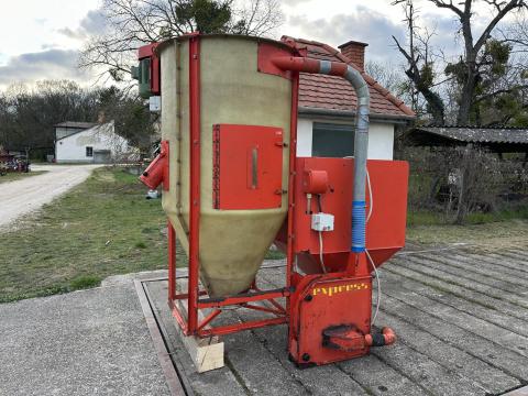 BUCHMANN Express takarmánykeverő és daráló
