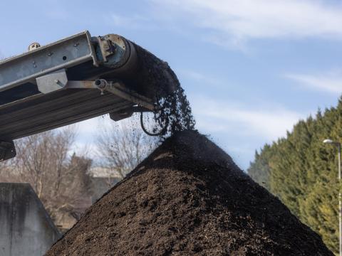 Komposzt eladó Komposzt eladó