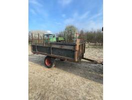 Eladó egytengelyes pótkocsi