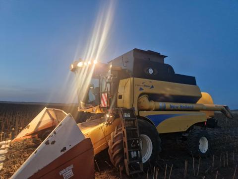 New Holland CSX7080 kombájn eladó New Holland CSX7080 kombájn eladó