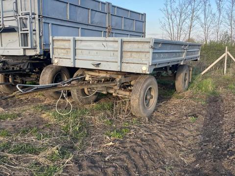 IFA HL 6002 fixes pótkocsi piros rendszámmal, műszakival eladó IFA HL 6002 fixes pótkocsi piros rendszámmal, műszakival eladó