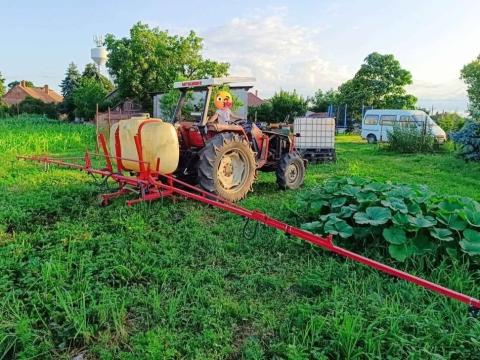 Szántóföldi függesztett permetező