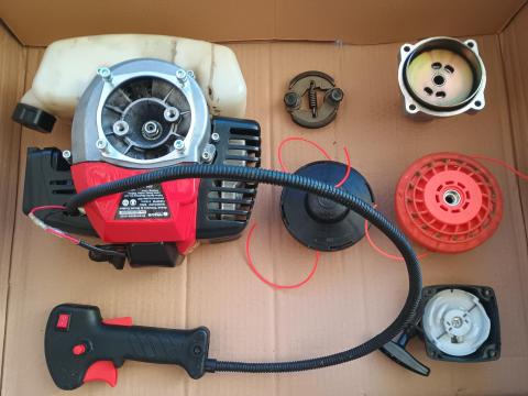 Straus fűkasza majdnem kompletten vihető, részletek a leírásban