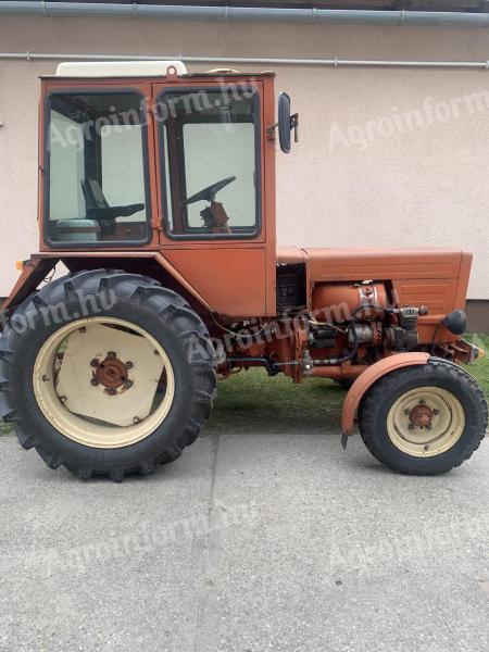 T25 Vlagyimirec traktor