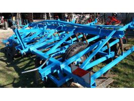 Talajművelő, sorközművelő kultivátor V-kapás 4 m, teljesen felújítva