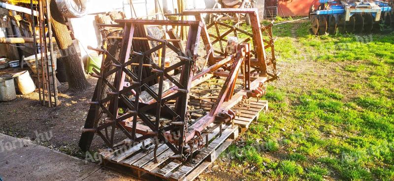 Eladó 4 tagos borona