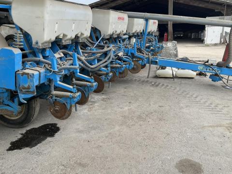 Monosem NG Plus-12R – 12 soros szemenkénti vetőgép