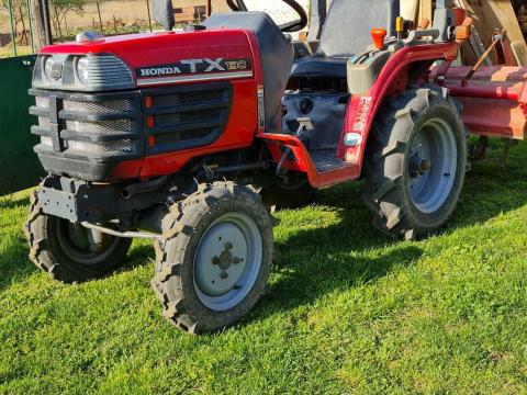 Honda 4x4-es kistraktor gyári talajmarójával eladó Honda 4x4-es kistraktor gyári talajmarójával eladó