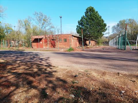 Többfunkciós műhely eladó Ajka külterületén – 360 m² + 49 m² garázs, 2015 m² telek Többfunkciós műhely eladó Ajka külterületén – 360 m² + 49 m² garázs, 2015 m² telek