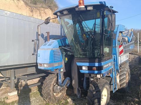 New Holland SB58 bogyózó szőlőkombájn