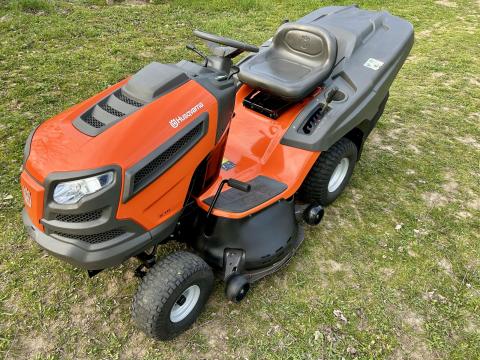 Husqvarna TC142T ipari Fűnyírótraktor,  funyirotraktor eladó