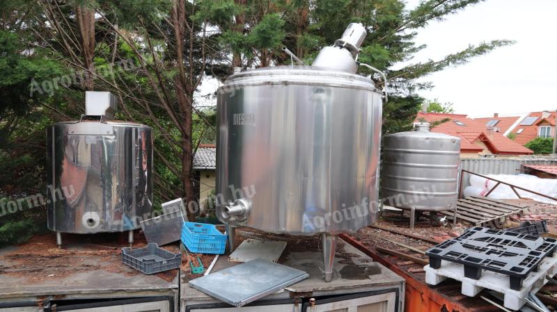 Eladó rozsdamentes motoros keverő- és tárolótartályok