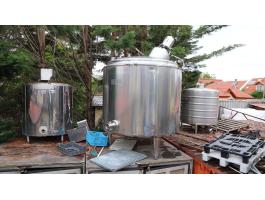 Eladó rozsdamentes motoros keverő- és tárolótartályok