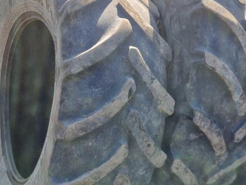 Traktor, kombájn gumi