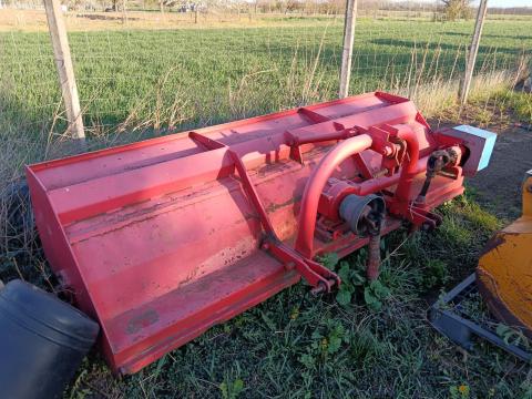 Kuhn mulcsozó 270 cm munkaszélességgel, újszerű állapotban