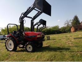 Kistraktor homlokrakodó