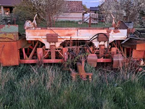 Burgonyaültető gép Burgonyaültető gép