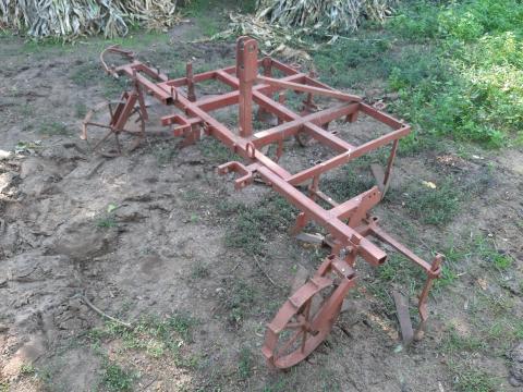 Soralja művelő, sorközművelő eladó