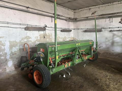 Amazone D9-40 gabonavetőgép – újszerű, megkímélt állapot