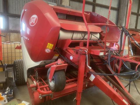 Szeletelős, változókamrás LELY körbálázó eladó Szeletelős, változókamrás LELY körbálázó eladó