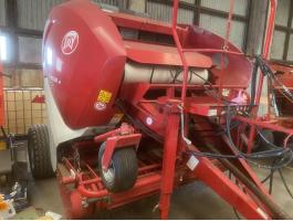 Szeletelővel felszerelt, változókamrás, felújított LELY körbálázó eladó