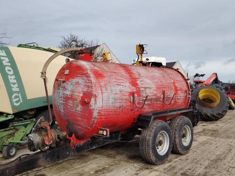 Detk 118-as 8m³-es szippantó