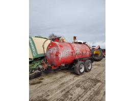 Detk 118-as 8m³-es szippantó