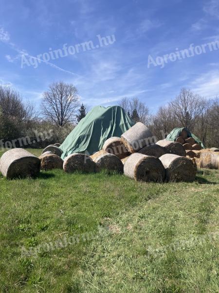 Szalma bála eladó