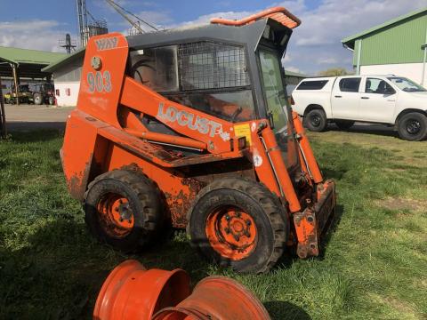 Locust 903 csúszókormányzású rakodógép eladó Locust 903 csúszókormányzású rakodógép eladó
