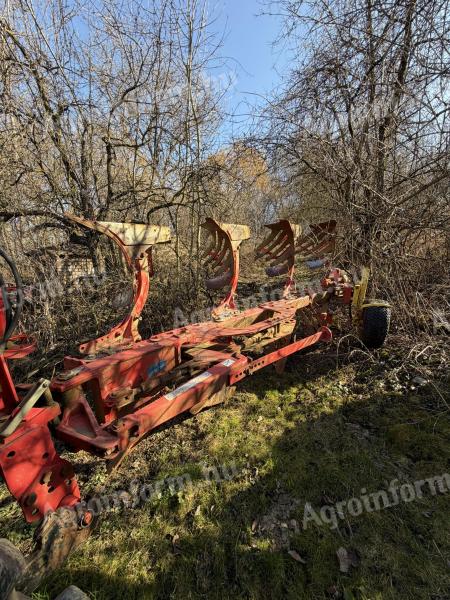 Eladó Pöttinger 4 fejes váltvaforgatós eke