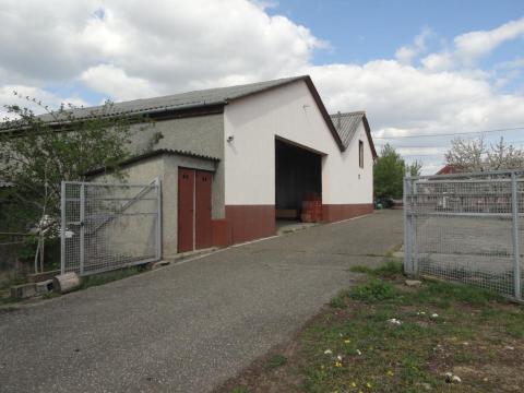 Kecelen családi ház és telephely sok épülettel eladó Kecelen családi ház és telephely sok épülettel eladó