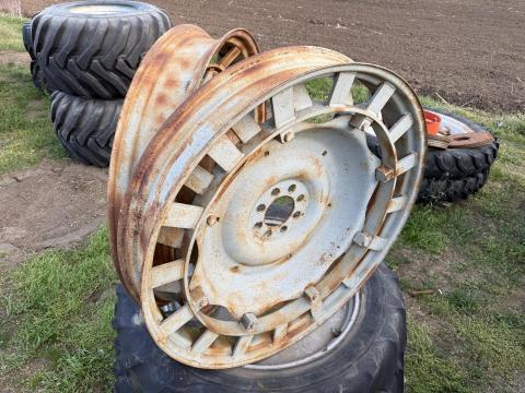 44"-os traktorfelnik