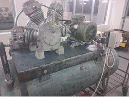 DEFÉM kompresszor, 4 hengeres, 500 literes tartályon