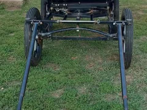 Eladó elől-hátul tárcsafékes, állítható ülésmagasságú jártató kocsi Eladó elől-hátul tárcsafékes, állítható ülésmagasságú jártató kocsi