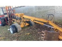 Vontatott rakodó – hidraulikus daru traktorhoz, kanállal