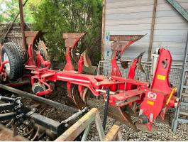 Kongskilde 3 fejes váltvaforgató eke