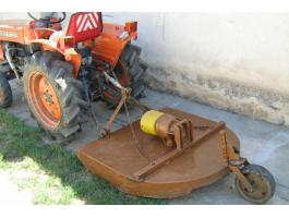 Eladó egy házi gyártású,  masszív,  120 cm-es,  háromkéses,  erős szöghajtásos mulcsozó / rotációs szárzúzó