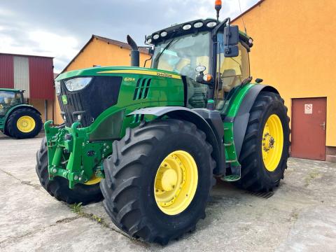 John Deere 6215 R