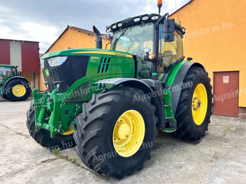 John Deere 6215 R