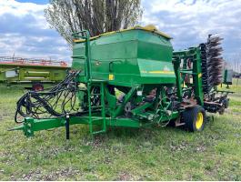 John Deere 740A  6 méteres gabonavetőgép