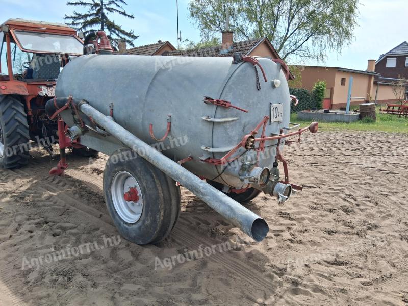 Szippantó 4000 literes horganyzott tartályos alsó húzós