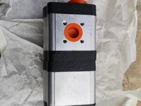 CASE IH utángyártott hidraulika tandem szivattyú eladó CASE IH utángyártott hidraulika tandem szivattyú eladó