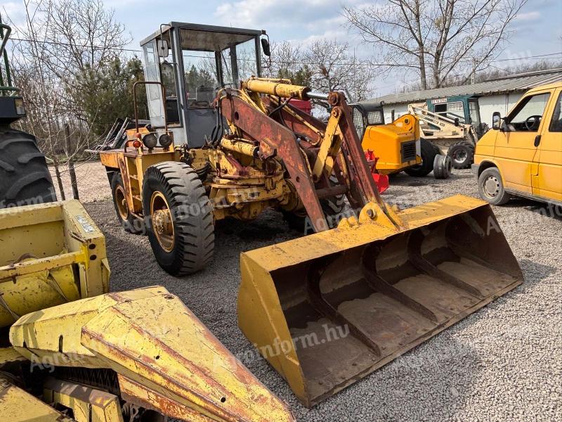 Un 053.2 4x4 homlokrakodó rakodógép