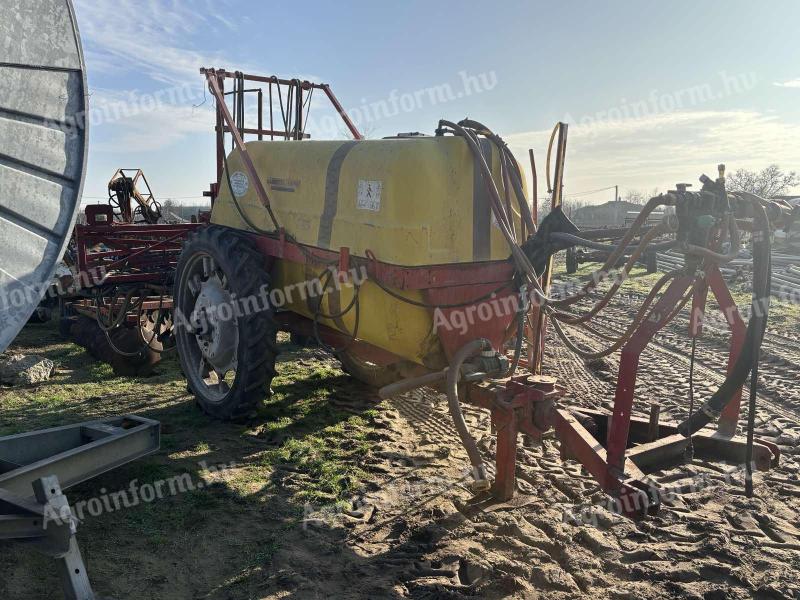 Gambetti 3000/18 vontatott permetező