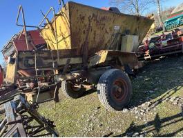 Tornado 5 vontatott műtrágyaszóró